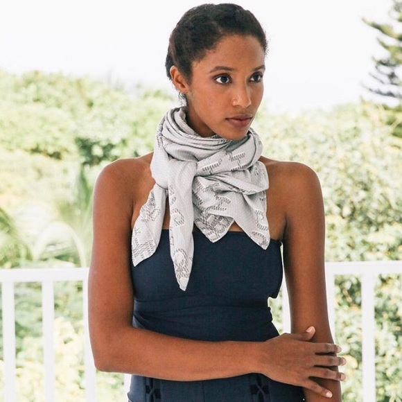 INDIA HICKS NWT GRAPHICKS SCARF 🧣 - Picture 3 of 5